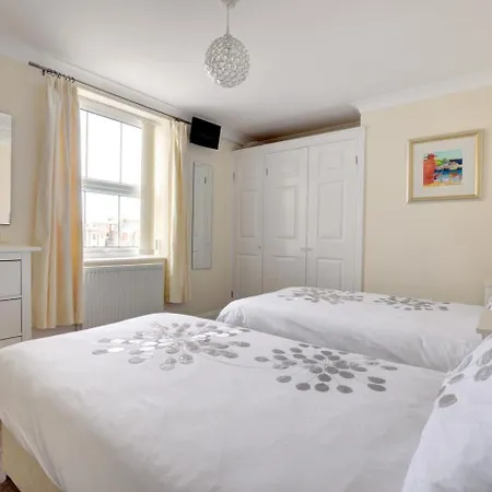 2 Bed In Oc-w979 Whitby